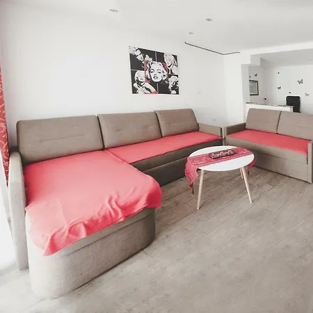 Apartma Trebusca アパート