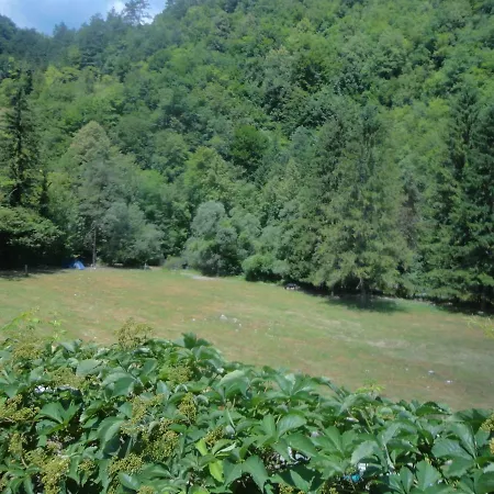 アパート Apartma Trebusca