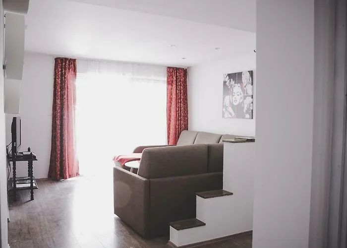 Apartma Trebusca شقة